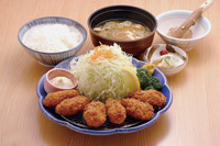 カキフライ定食写真
